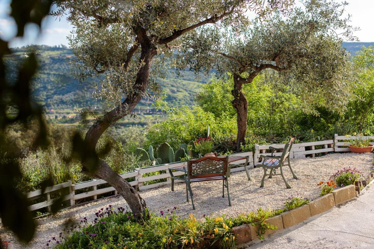 Tiria House Bosa - Casa Vacanze Luaran gambar