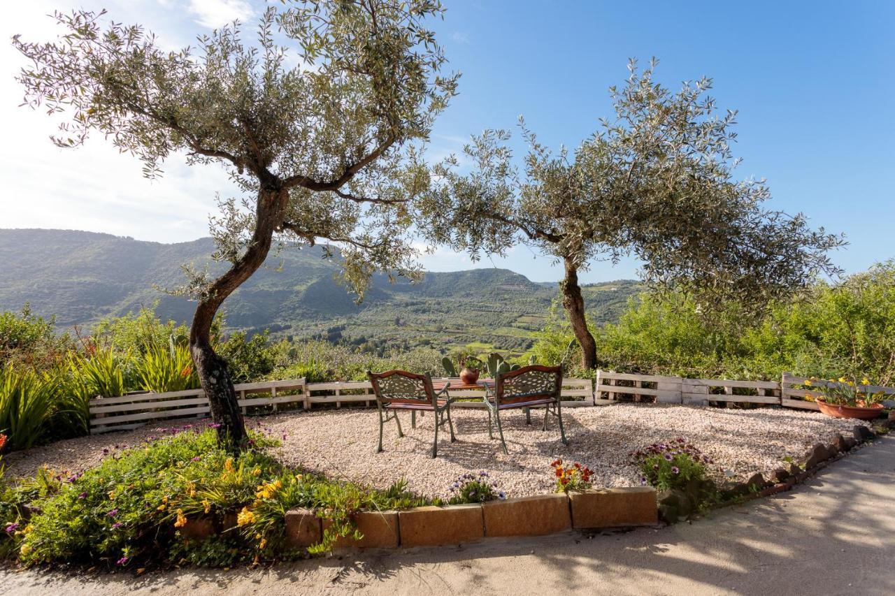Tiria House Bosa - Casa Vacanze Luaran gambar